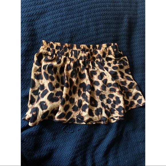Pretty Little Thing / Lolita Shorts / Size 6 - Picture 3 of 4